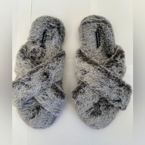 Margaux The Cozy Slippers Size L New $138